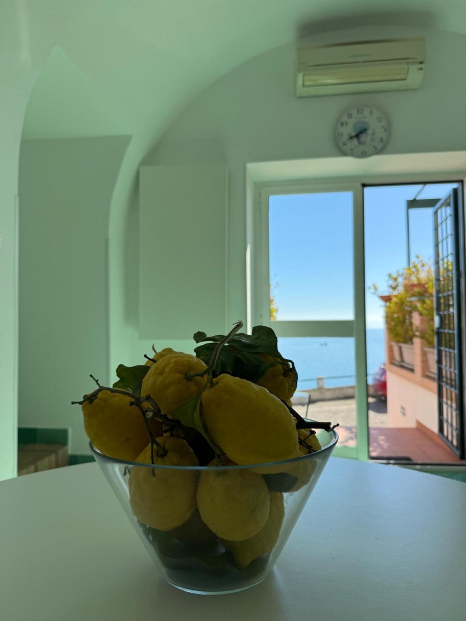 Вилла Casa Gabriella - Amalfi Coast - Free Parking - Full Sea View Виетри Экстерьер фото